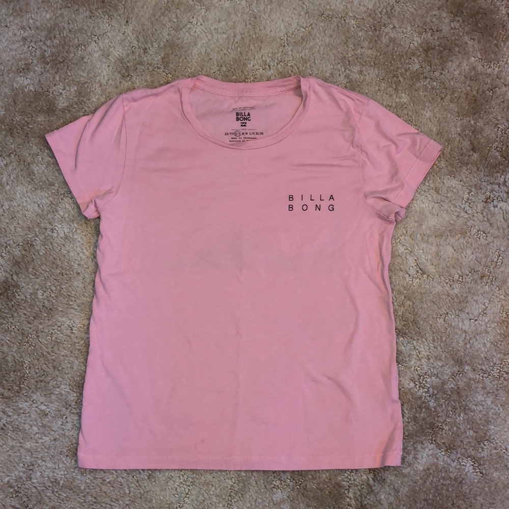 Size S billabong tee